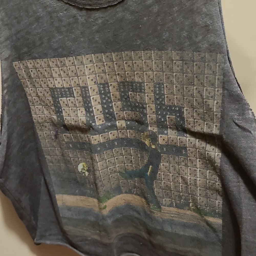 Chaser Gray Graphic Tank Top - Picture 4 of 6